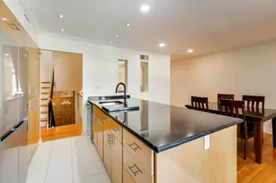 1470 E 56th St, Chicago, IL 60637 - Photo 7