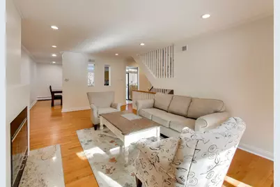 1470 E 56th Street, Chicago, IL 60637 - Photo 5