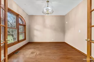 675 White Pine Cir, Lake in the Hills, IL 60156 - Photo 9