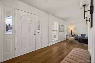 1637 Haines Dr, Batavia, IL 60510 - Photo 3