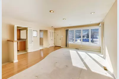 [Address not provided], Morton Grove, IL 60053 - Photo 7