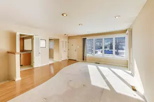 [Address not provided], Morton Grove, IL 60053 - Photo 7