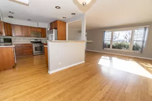 756 W Millers Rd, Des Plaines, IL 60016 - Photo 7