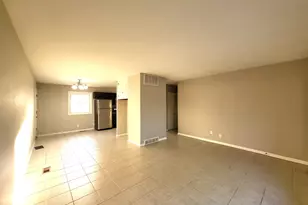 120 S Chestnut Dr, Streamwood, IL 60107 - Photo 11