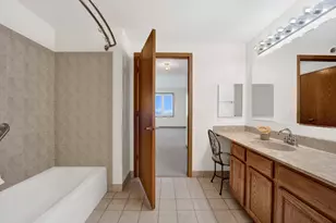 2260 S Grace St, Lombard, IL 60148 - Photo 15