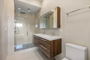 1457 W Erie St, Chicago, IL 60642 - Photo 9