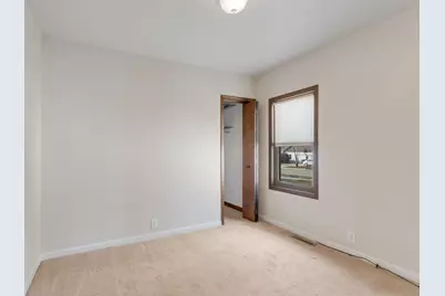 140 N Elroy Avenue, Bartlett, IL 60103 - Photo 7