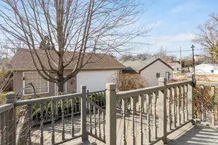 140 N Elroy Ave, Bartlett, IL 60103 - Photo 17