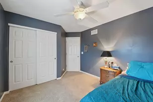 340 Town Center Blvd, Gilberts, IL 60136 - Photo 21