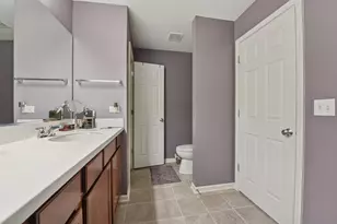 340 Town Center Blvd, Gilberts, IL 60136 - Photo 19