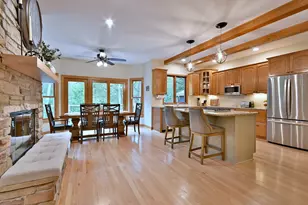 135 Country Ln, Yorkville, IL 60560 - Photo 11