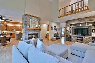 135 Country Ln, Yorkville, IL 60560 - Photo 15