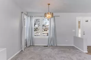 876 Brompton Ct, Carol Stream, IL 60188 - Photo 11