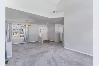 876 Brompton Court #876, Carol Stream, IL 60188 - Photo 7