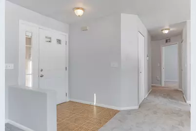 876 Brompton Court #876, Carol Stream, IL 60188 - Photo 5