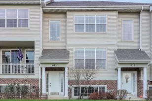 613 Pheasant Trail, Saint Charles, IL 60174 - Photo 1