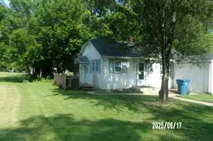 412 N Lincoln St, Morocco, IN 47963 - Photo 3