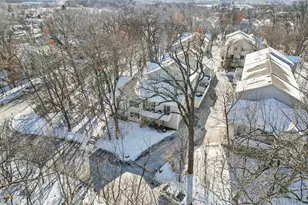 241 W Whispering Oaks Ln, Round Lake, IL 60073 - Photo 31