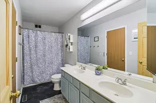 241 W Whispering Oaks Ln, Round Lake, IL 60073 - Photo 15