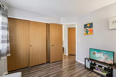 241 W Whispering Oaks Lane, Round Lake, IL 60073 - Photo 17