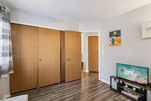 241 W Whispering Oaks Ln, Round Lake, IL 60073 - Photo 17