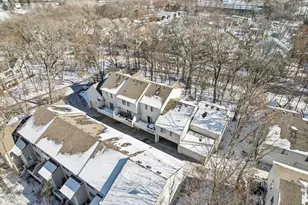 241 W Whispering Oaks Ln, Round Lake, IL 60073 - Photo 33