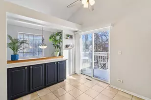 241 W Whispering Oaks Ln, Round Lake, IL 60073 - Photo 9