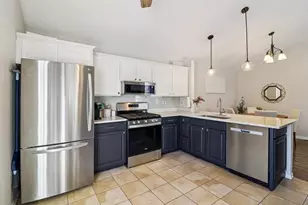 241 W Whispering Oaks Ln, Round Lake, IL 60073 - Photo 11