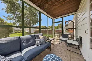 410 Leitch Ave, La Grange, IL 60525 - Photo 11