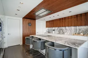 180 E Pearson St, Chicago, IL 60611 - Photo 15