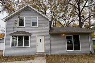 102 8th Ave, Mendota, IL 61342 - Photo 1