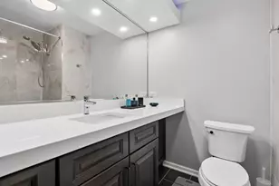 6033 N Sheridan Rd, Chicago, IL 60660 - Photo 17