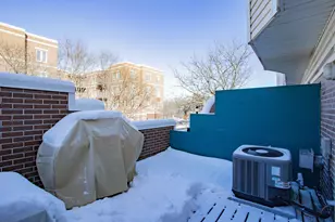 5039 Warren St, Skokie, IL 60077 - Photo 9