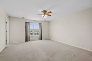 836 Lewisburg Ln, Aurora, IL 60504 - Photo 13