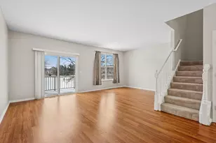 836 Lewisburg Ln, Aurora, IL 60504 - Photo 7