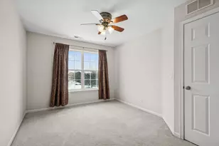 836 Lewisburg Ln, Aurora, IL 60504 - Photo 17