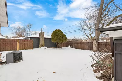 586 N 7th Avenue, Des Plaines, IL 60016 - Photo 27