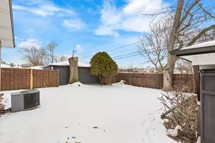 586 N 7th Ave, Des Plaines, IL 60016 - Photo 27