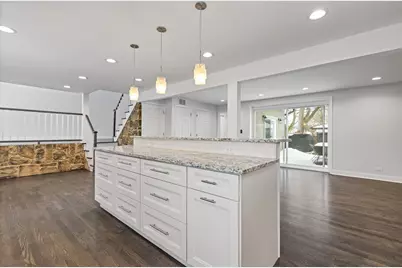 586 N 7th Avenue, Des Plaines, IL 60016 - Photo 7