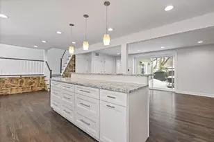 586 N 7th Ave, Des Plaines, IL 60016 - Photo 7