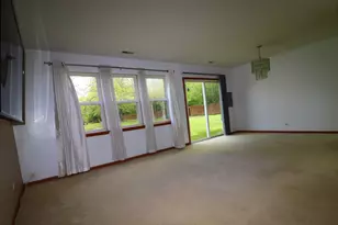 18 Forest Wood Ln, Park Forest, IL 60466 - Photo 7