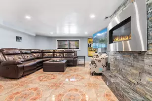 3015 N 76th Ct, Elmwood Park, IL 60707 - Photo 17