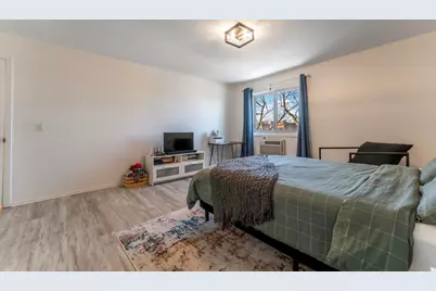 10015 Beverly Drive #404, Skokie, IL 60076 - Photo 9