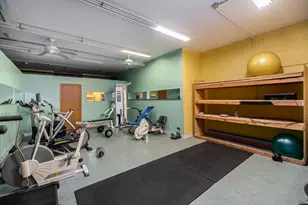 1043 S York Rd, Bensenville, IL 60106 - Photo 17