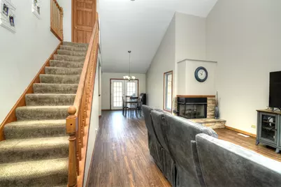 107 S River Road, McHenry, IL 60051 - Photo 3