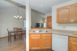 107 S River Rd, McHenry, IL 60051 - Photo 7