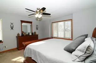 107 S River Rd, McHenry, IL 60051 - Photo 17