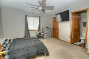 107 S River Rd, McHenry, IL 60051 - Photo 25