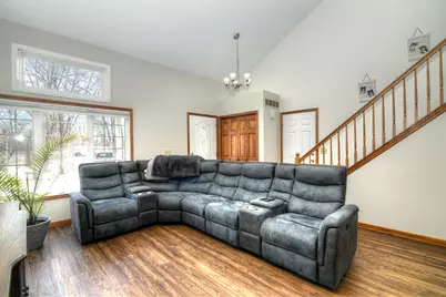 107 S River Road, McHenry, IL 60051 - Photo 5