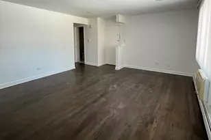 10430 Michael Todd Terrace, Glenview, IL 60025 - Photo 3